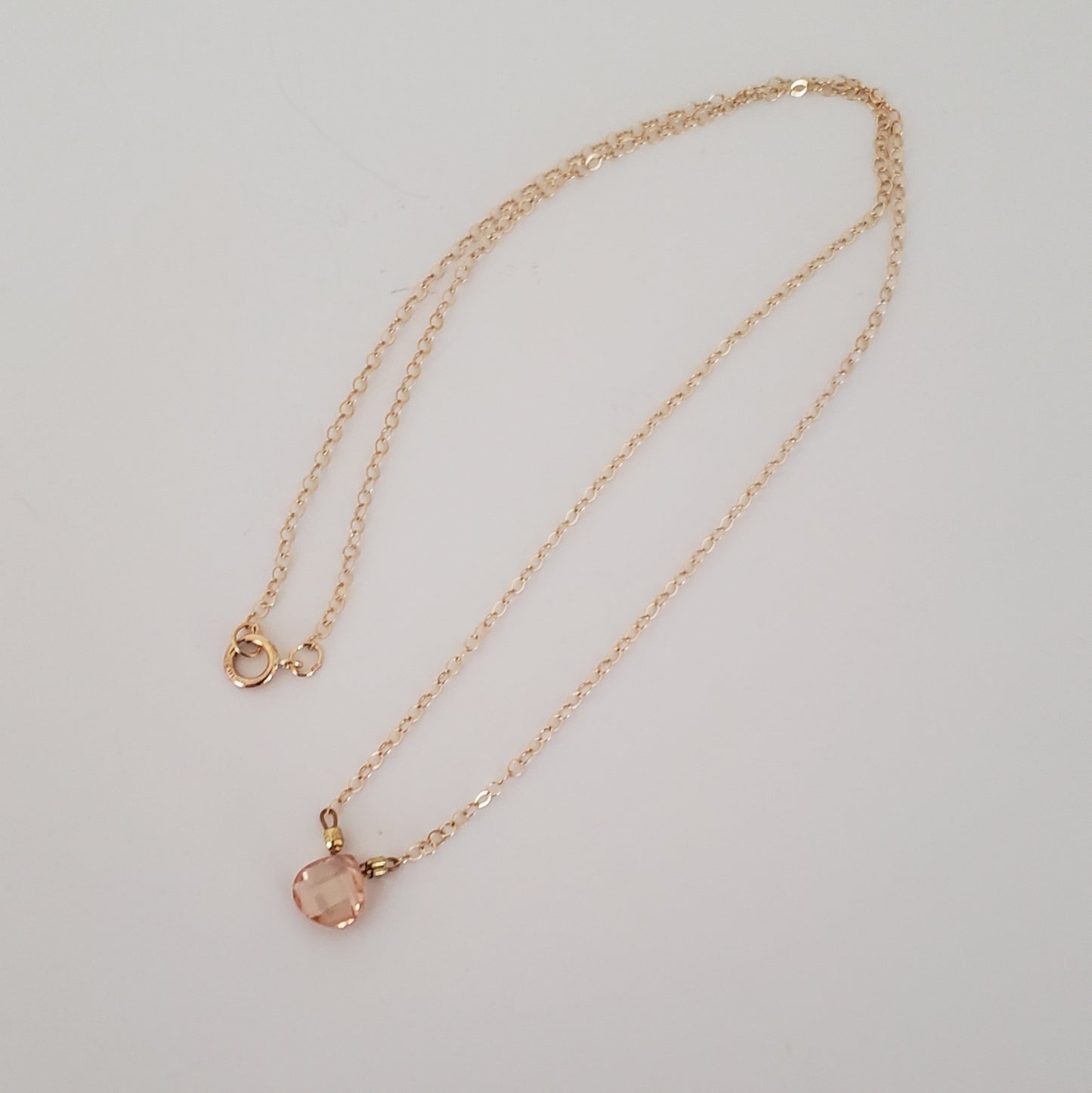 DN Dainty Chain Peach Round
