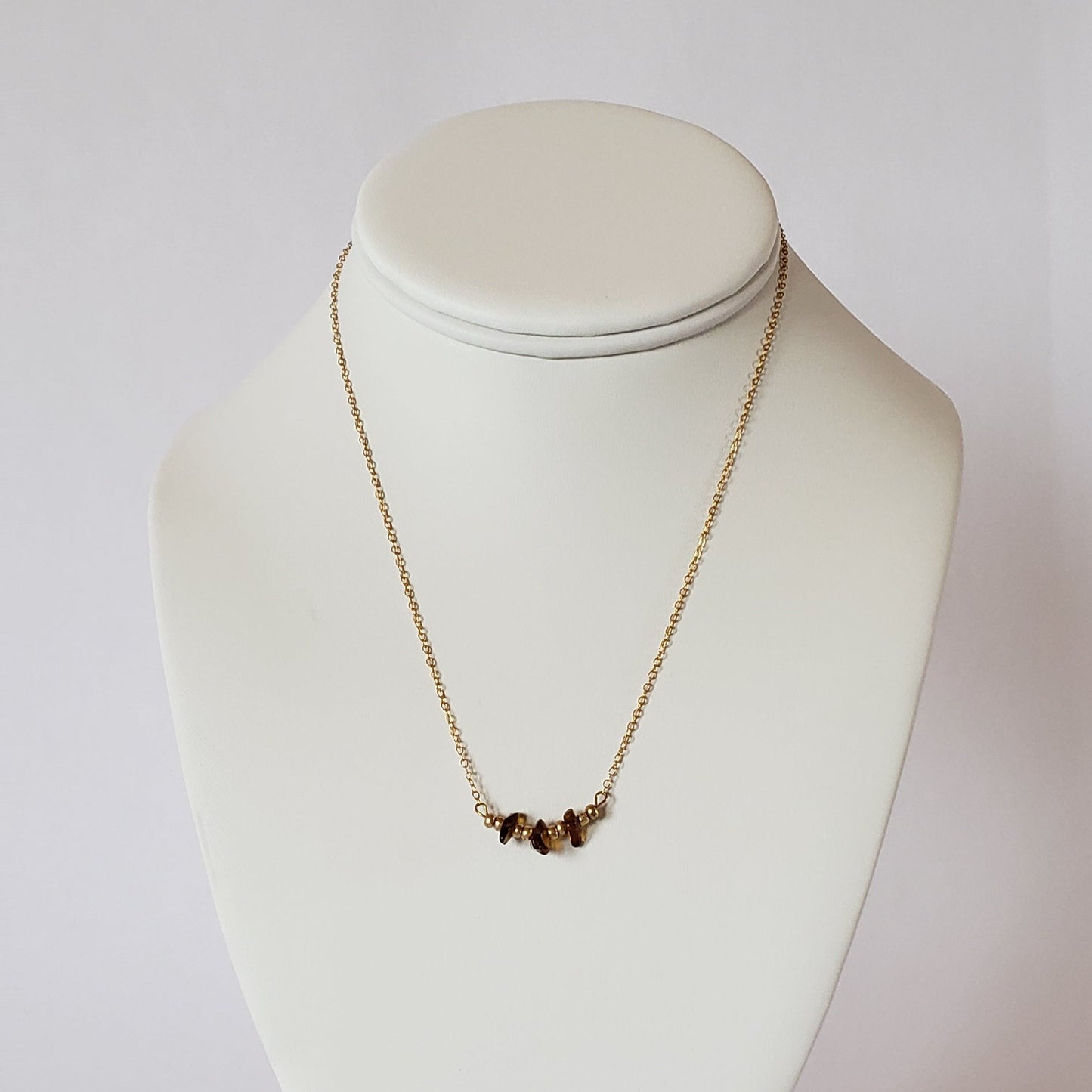 DN Dainty Chain Bar Pendant Brown Gemstone Chips
