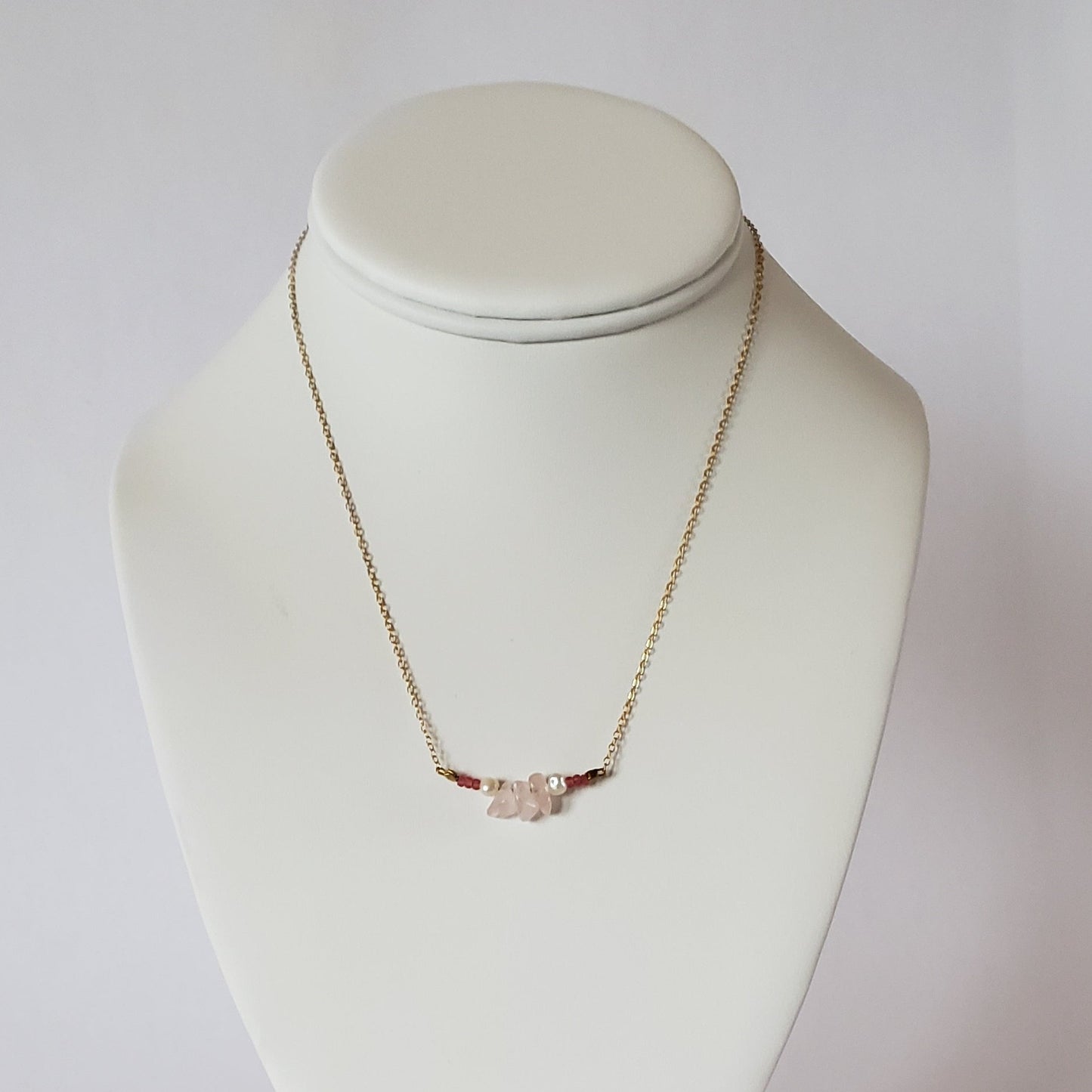 DN Dainty Chain Bar Pendant Rose Quartz Chips