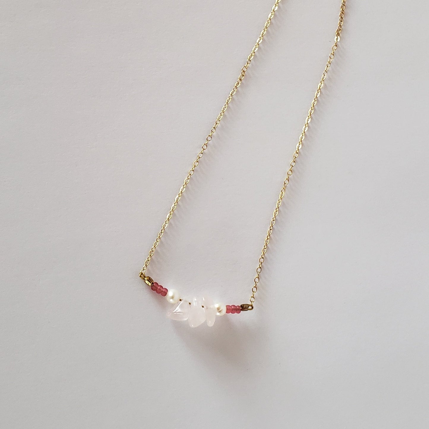 DN Dainty Chain Bar Pendant Rose Quartz Chips