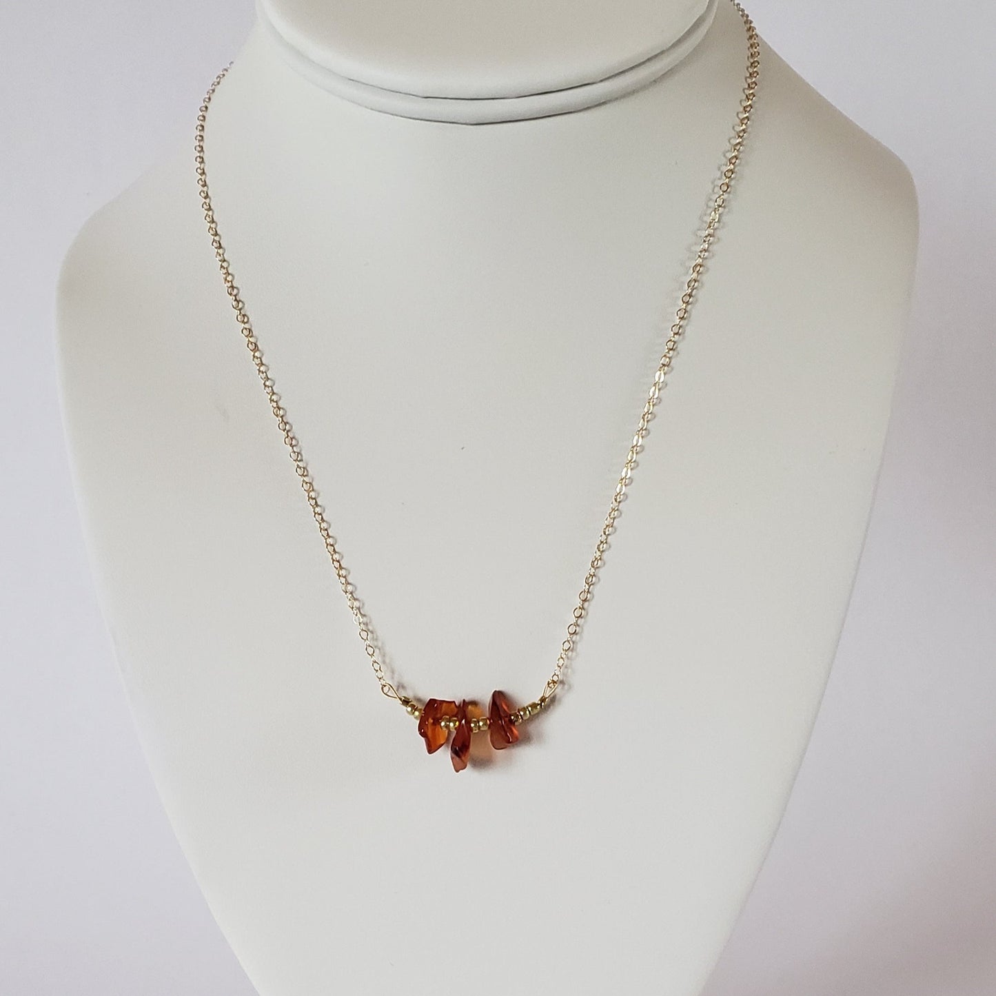 DN Dainty Chain Bar Pendant Brown Gemstone Chips