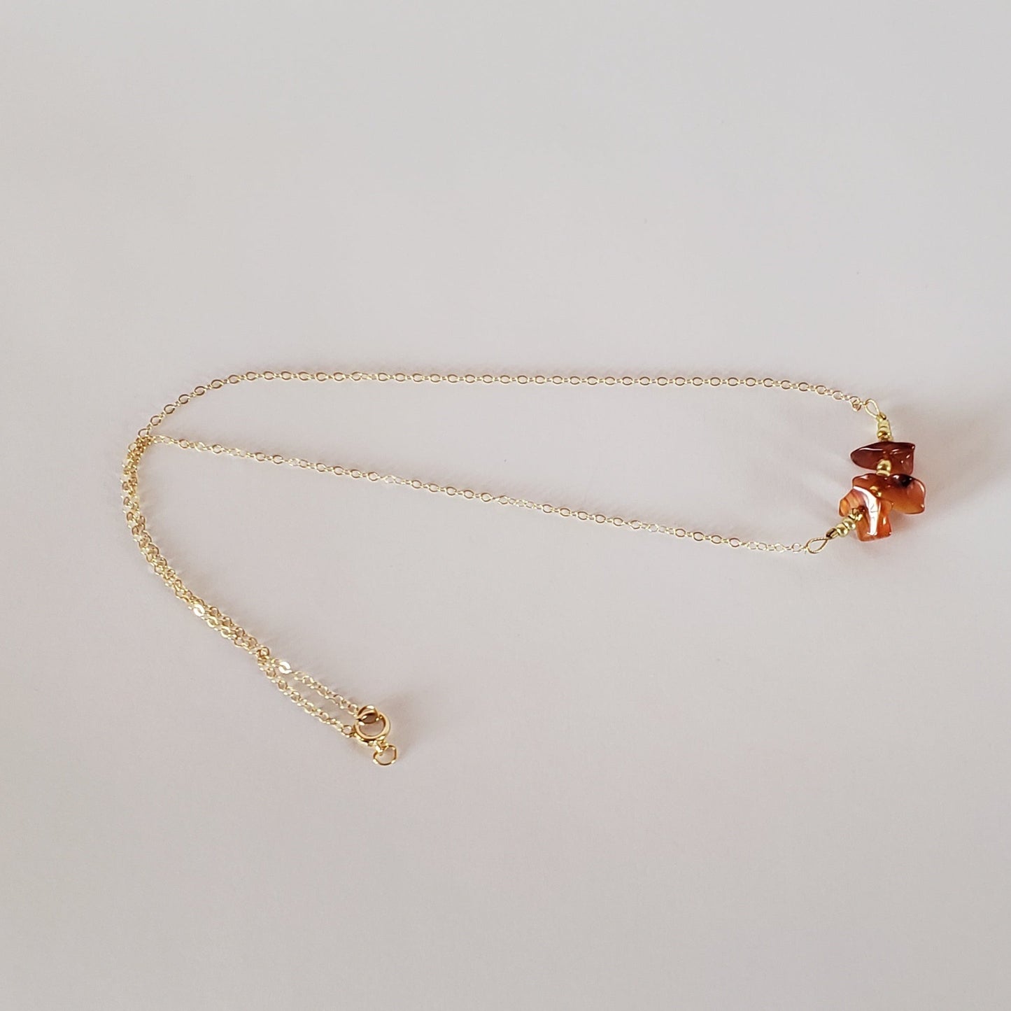 DN Dainty Chain Bar Pendant Brown Gemstone Chips