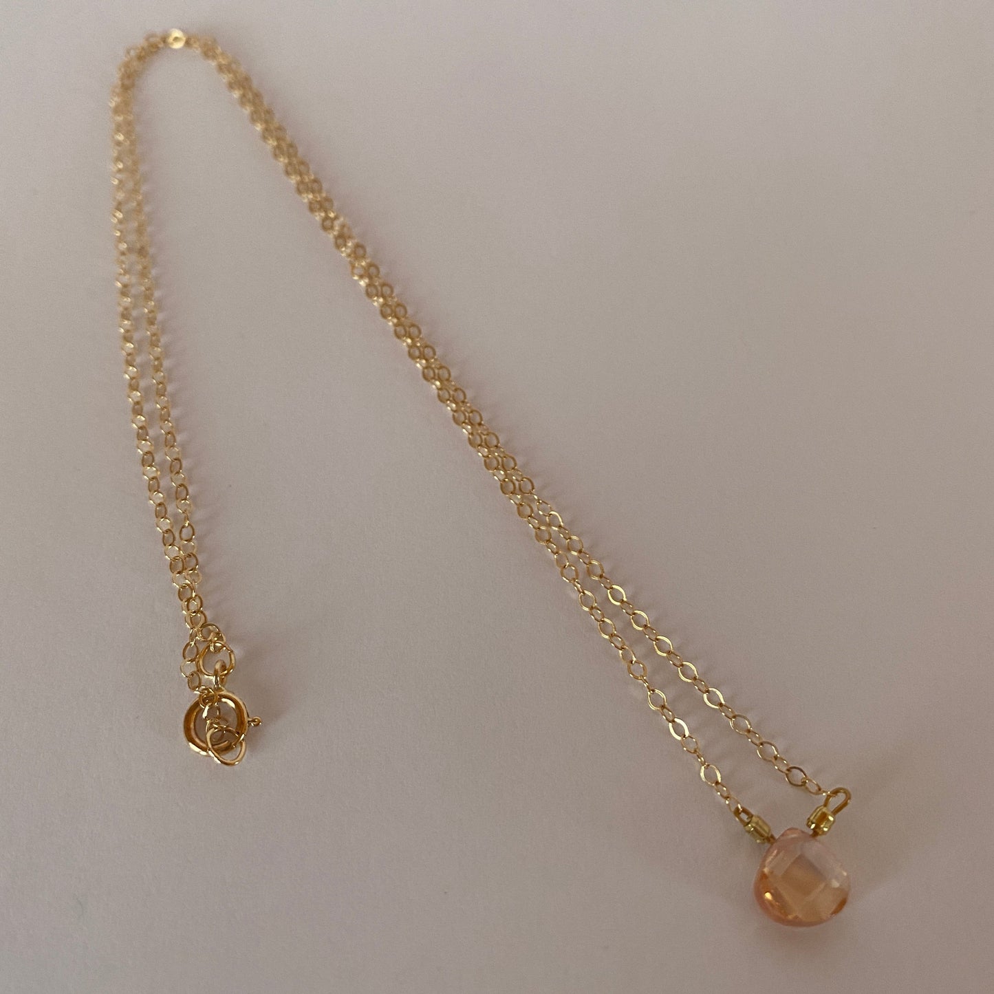 DN Dainty Chain Peach Round