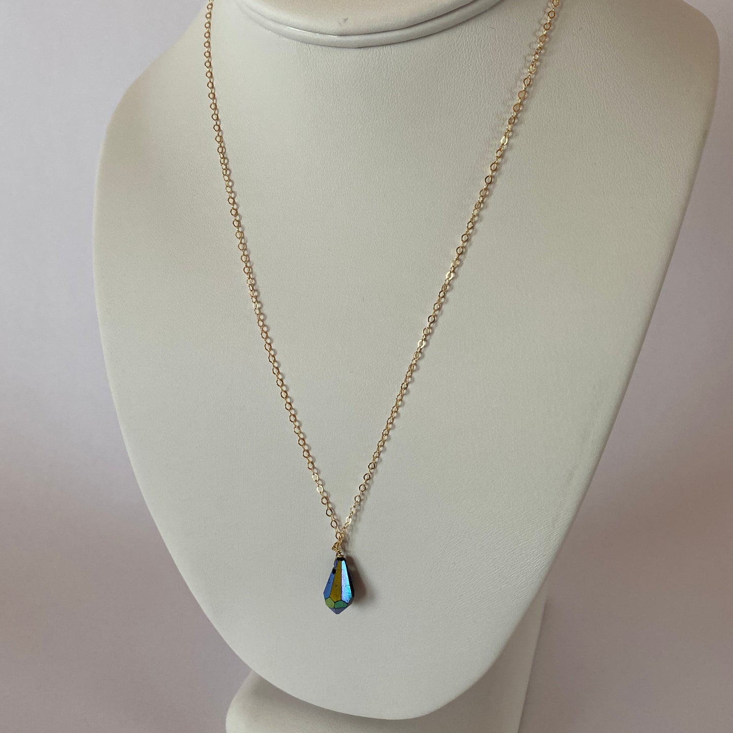 REDO - DN Dainty Chain Iridescent Black Swarovski Teardrop