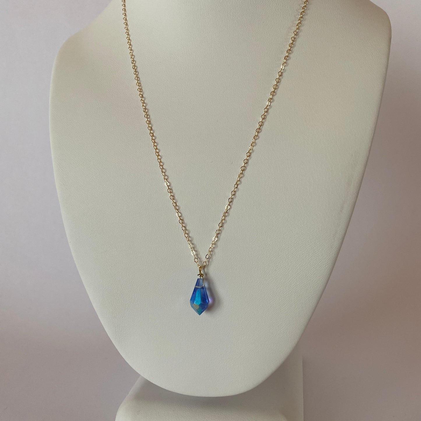 DN Dainty Chain Medium Blue Teardrop