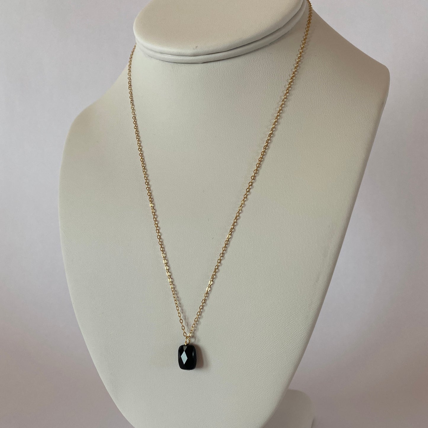 DN Dainty Chain Black Rounded Square